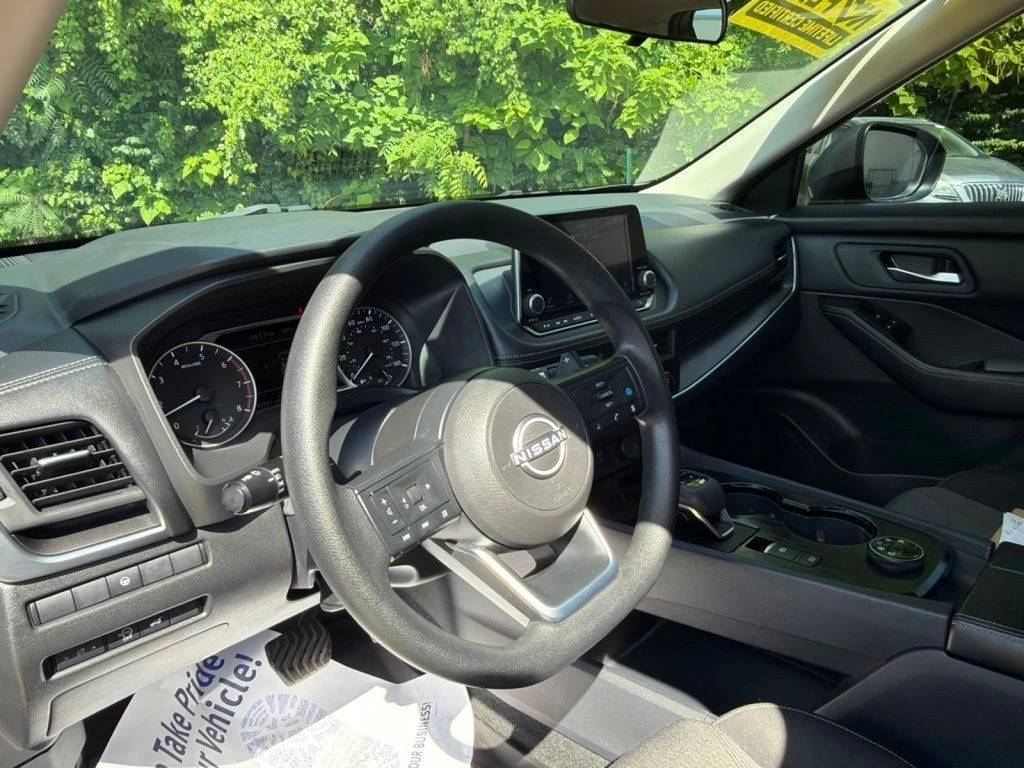 2024 Nissan Rogue SV - Photo 19