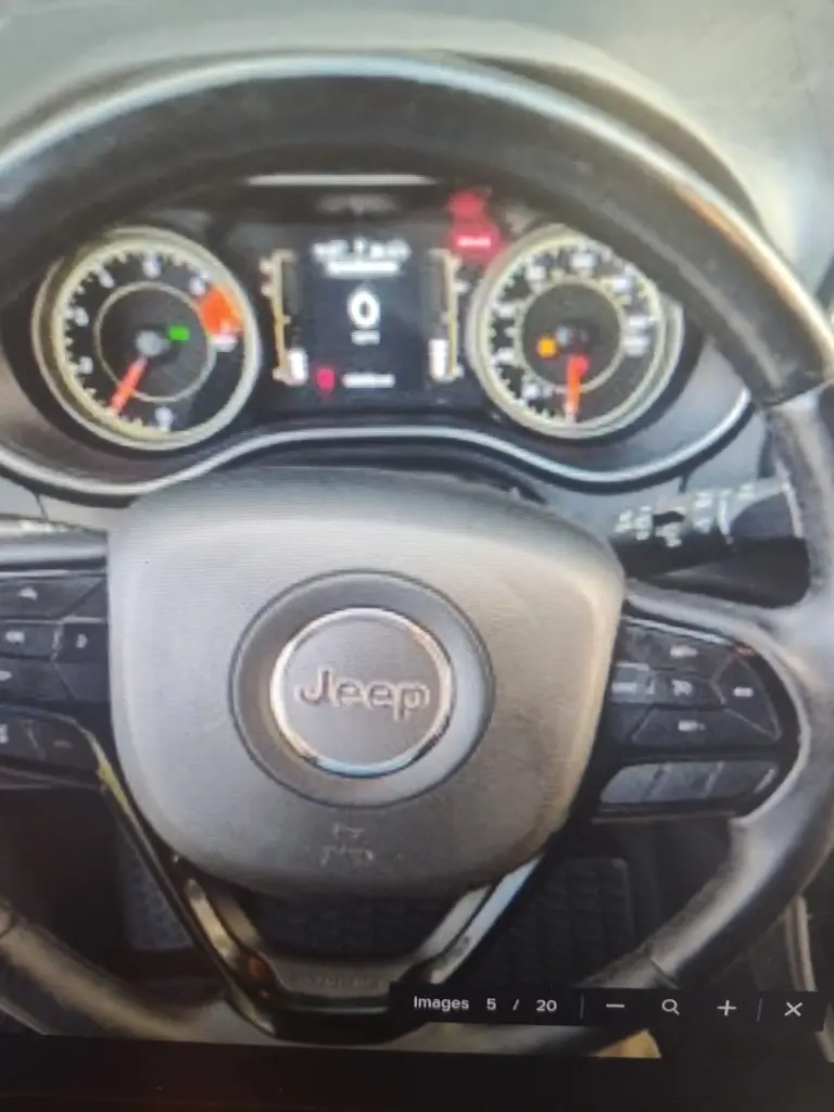 2020 Jeep Cherokee Altitude photo 4
