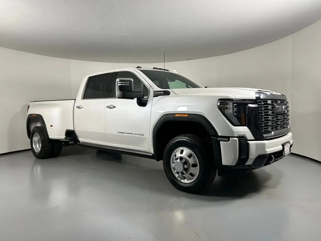 2024 GMC Sierra 3500HD Denali Ultimate's photo
