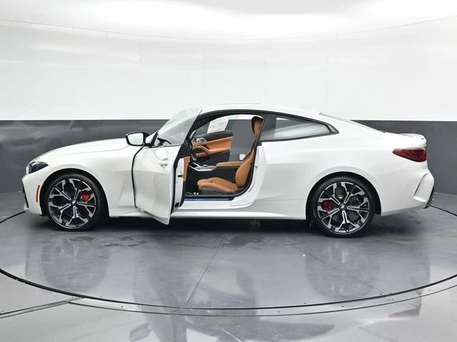 2026 BMW 4 Series M440i - Photo 37