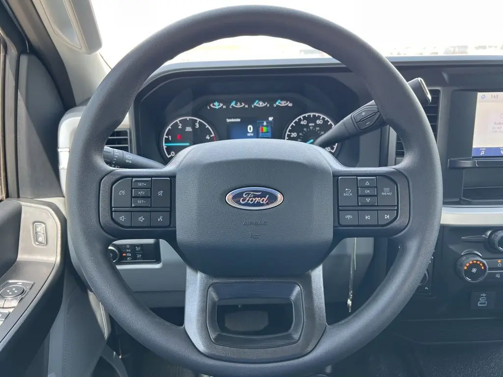 2025 Ford F-250 photo 13
