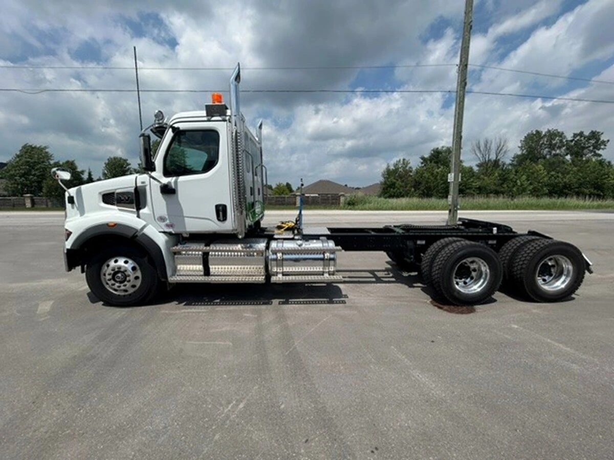 2027 Western Star 49X — photo 3