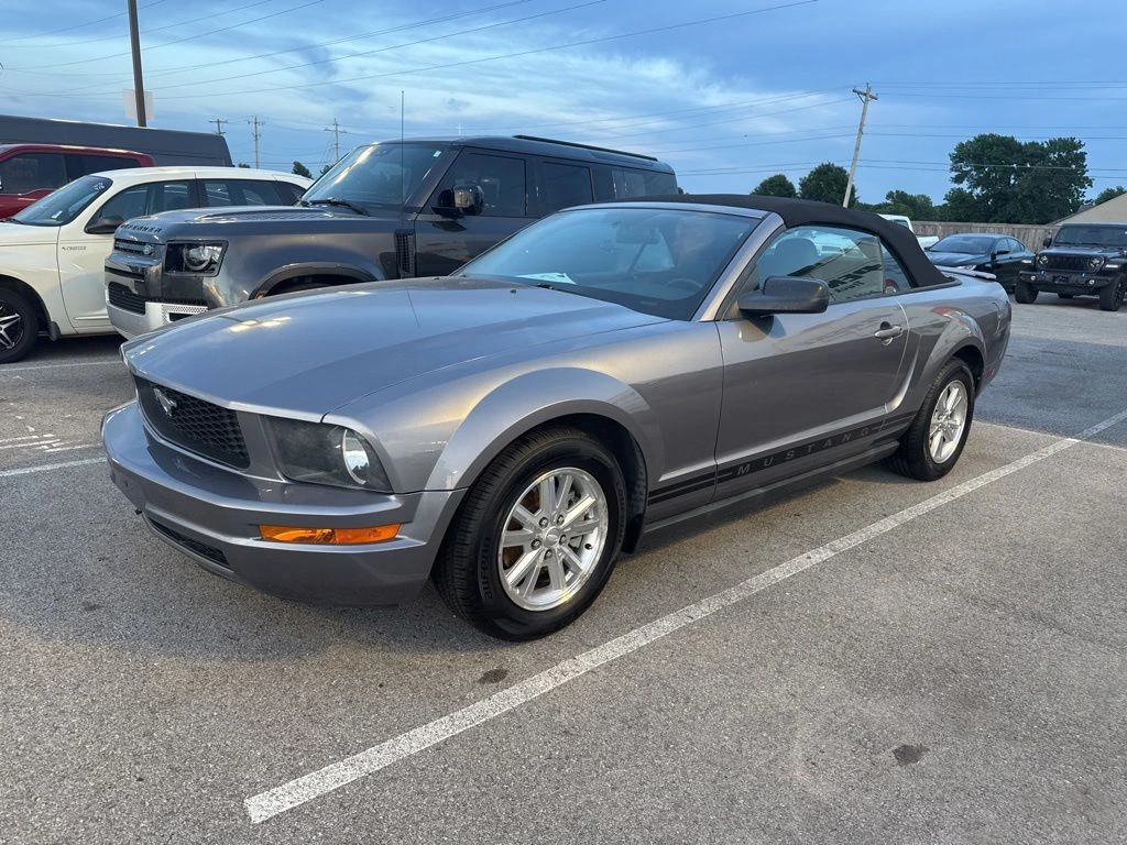 2007 Ford Mustang V6 Deluxe's photo