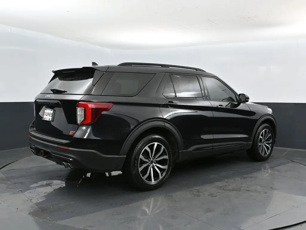2020 Ford Explorer ST photo 2