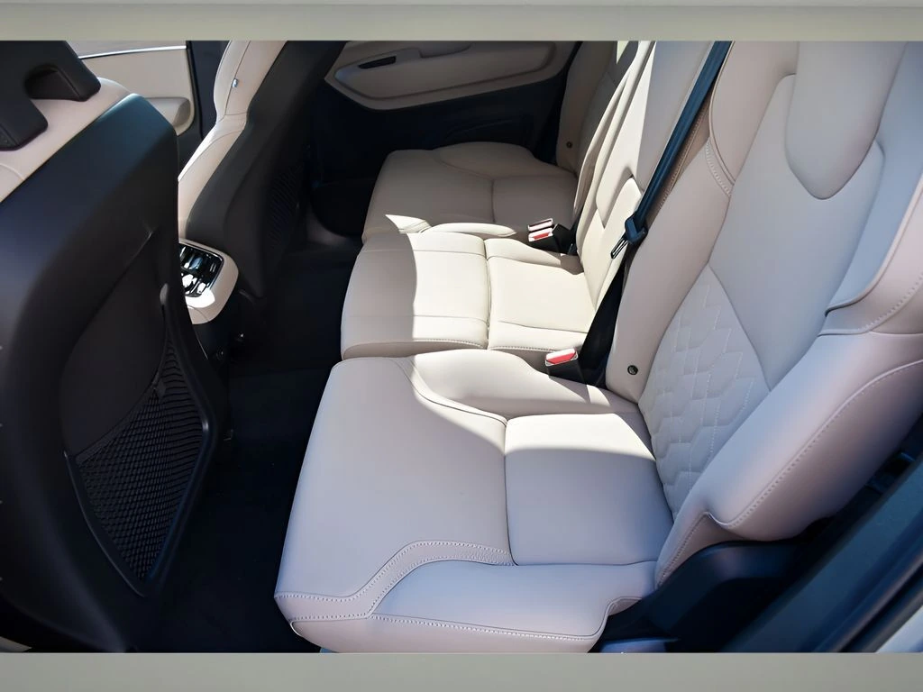 2026 Volvo XC90 Plus - Photo 15