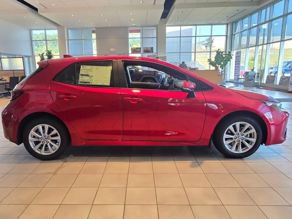 2025 Toyota Corolla SE photo 13