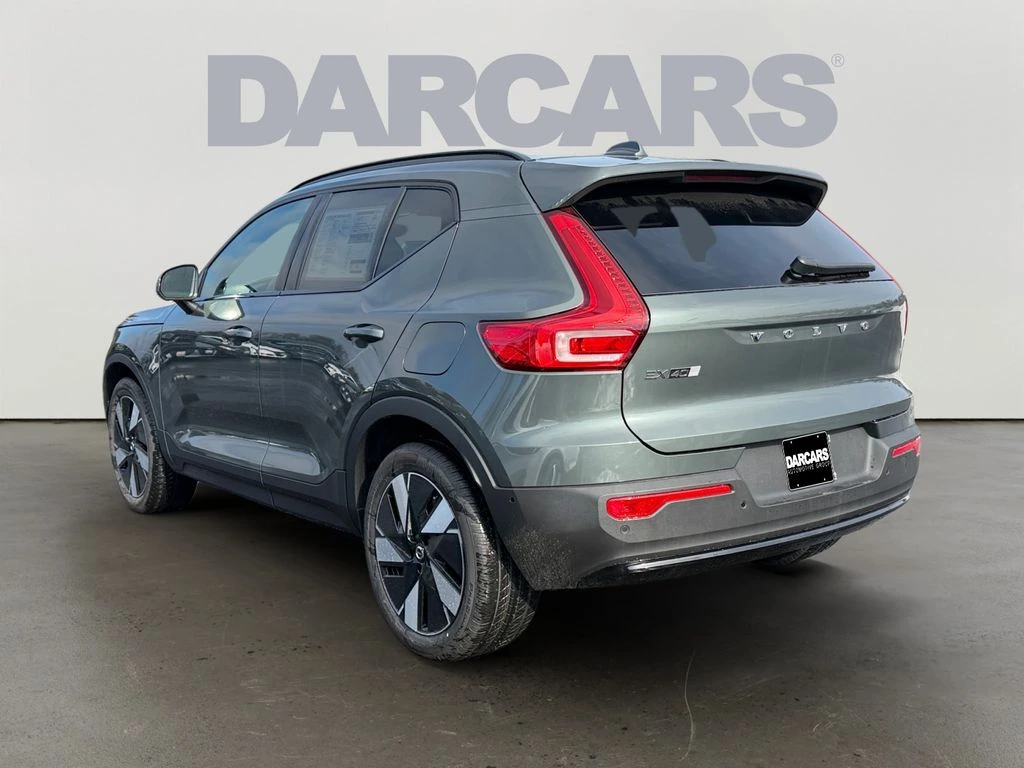 2026 Volvo - image 3