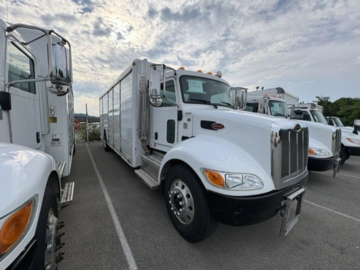 2020 Peterbilt 337 in Lewistown, PA — photo 3