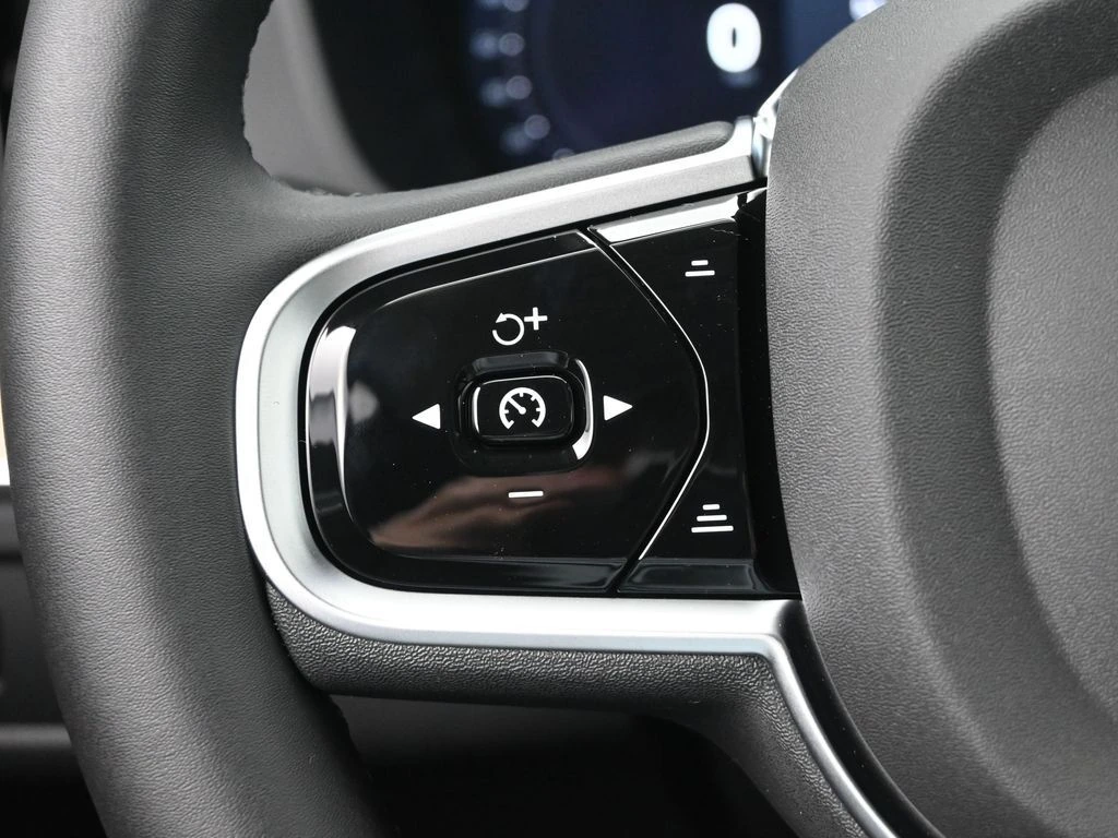2026 Volvo XC60 Plus - Photo 11