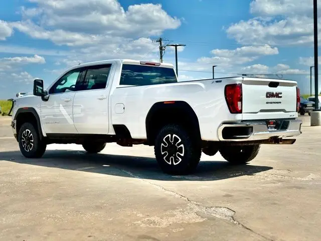 2020 Gmc Sierra SLE photo 4