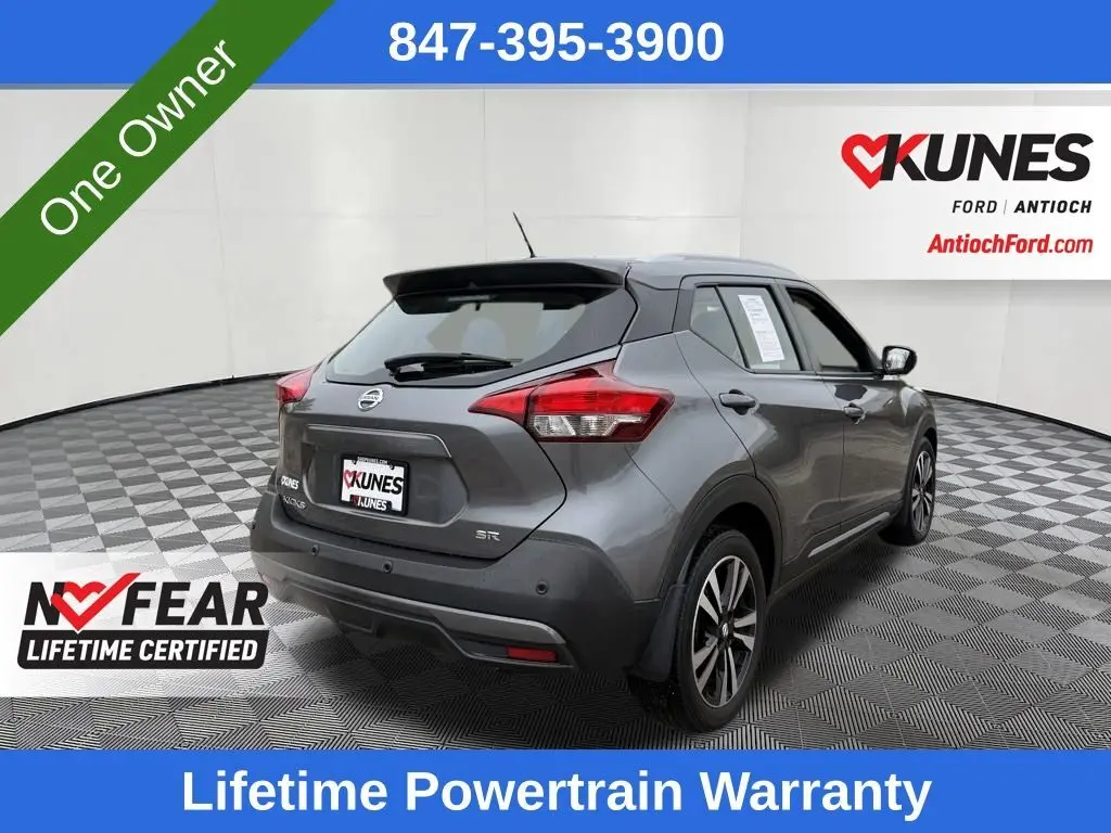 2020 Nissan Kicks SR photo 3