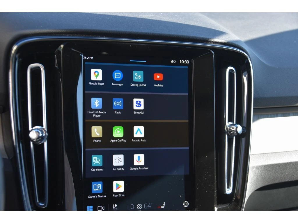 2025 Volvo - image 21