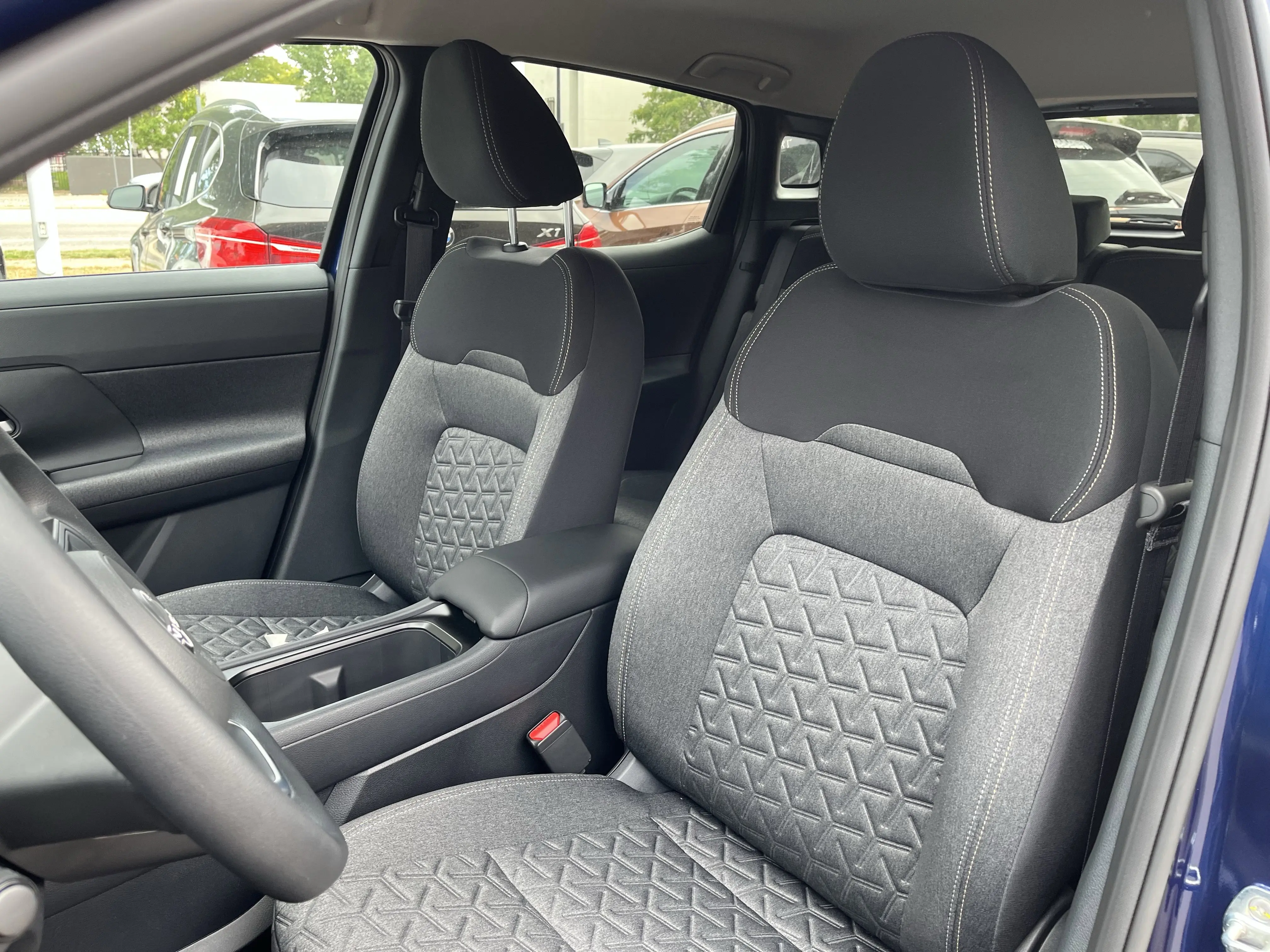 2026 Nissan Kicks SV photo 5