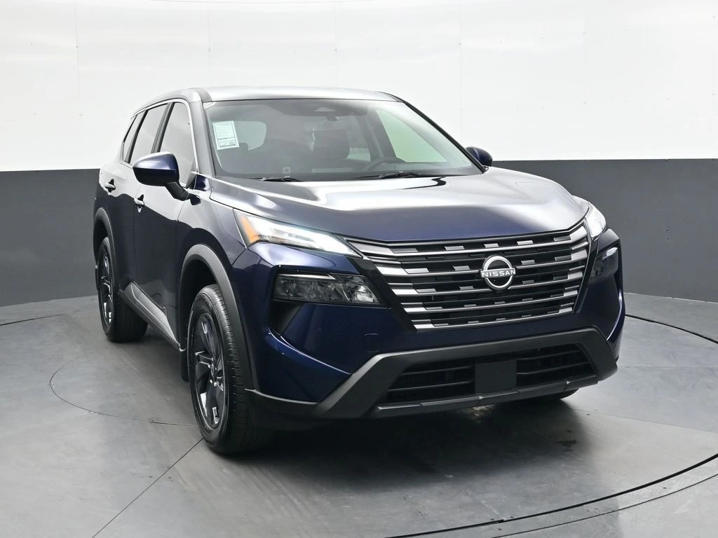 2026 Nissan Rogue SV's photo