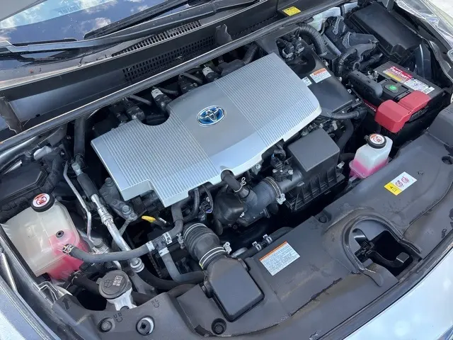 2017 Toyota Prius Four photo 25