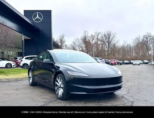 2025 Tesla Model 3 Performance's photo