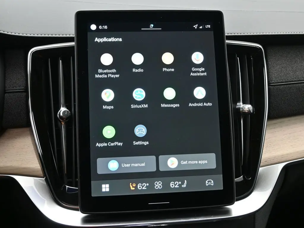 2026 Volvo - image 12