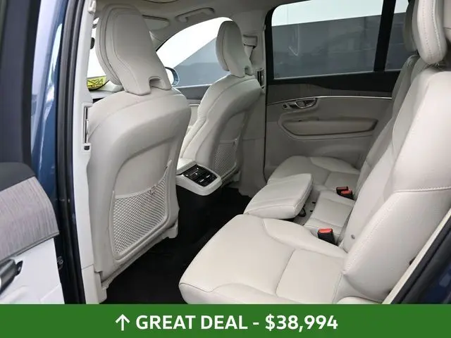 2023 Volvo XC90 Plus photo 11