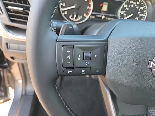 2026 Nissan Rogue SV photo 9