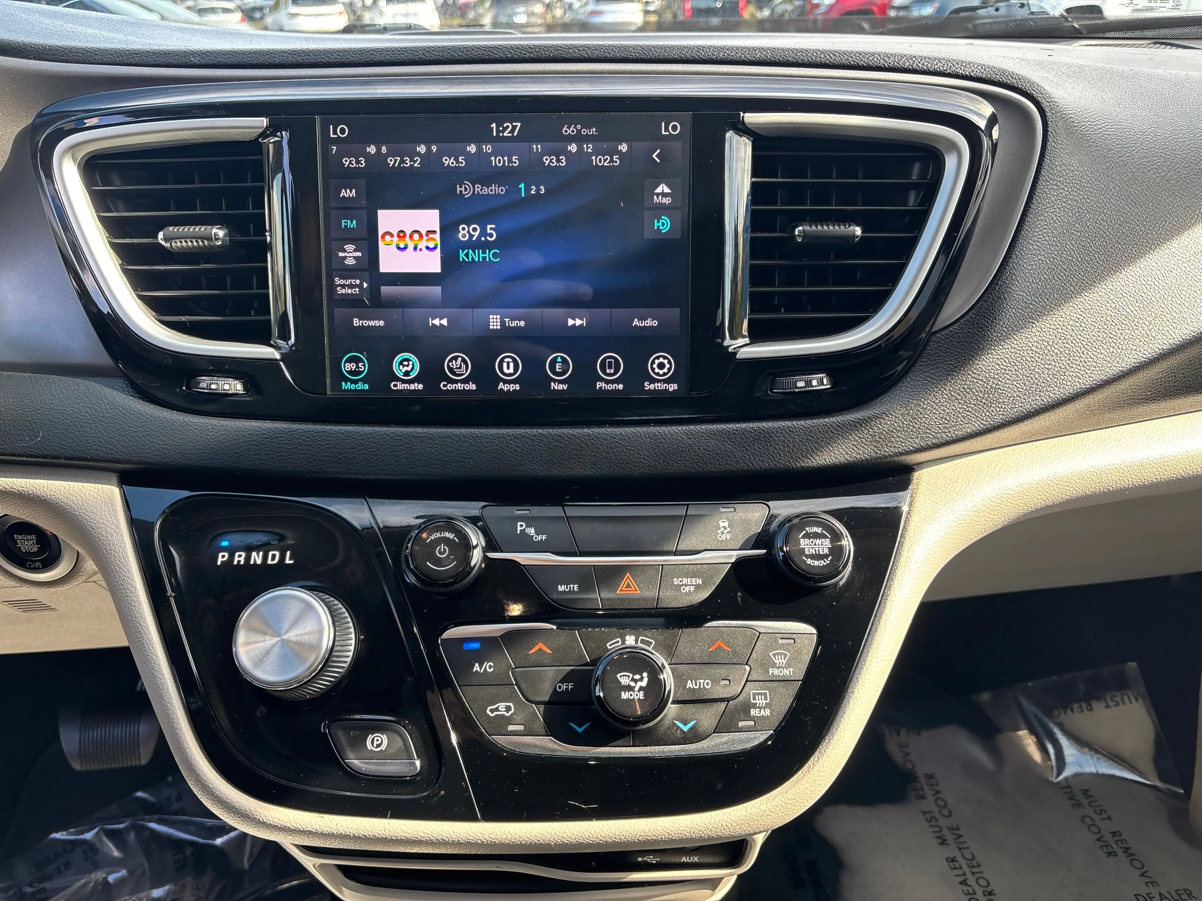 2020 Chrysler Pacifica Hybrid Touring L photo 8