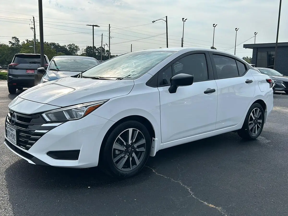 2024 Nissan Versa Sedan S's photo