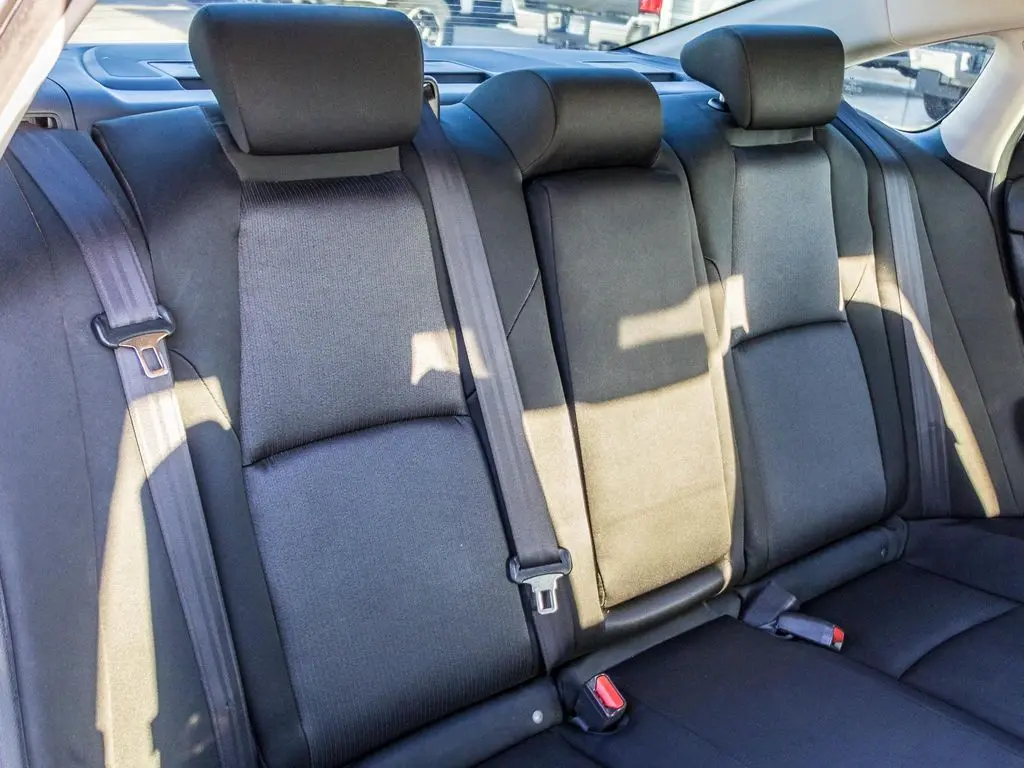 2019 Honda Accord EX photo 17