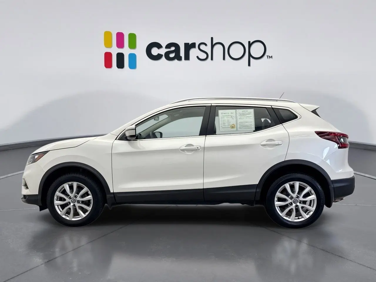 2020 Nissan Rogue Sport SV photo 2