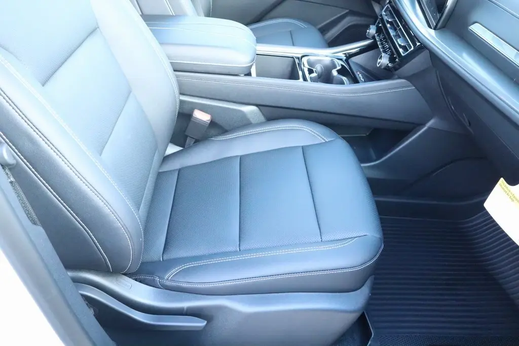 2026 Chevrolet Traverse 1LT photo 3