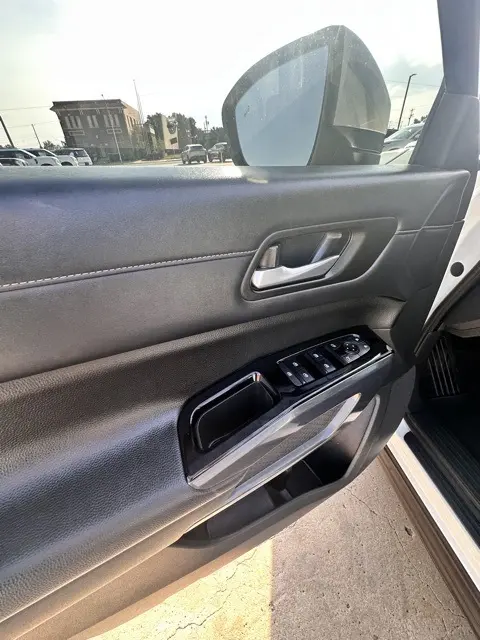 2022 Nissan Pathfinder SL photo 20
