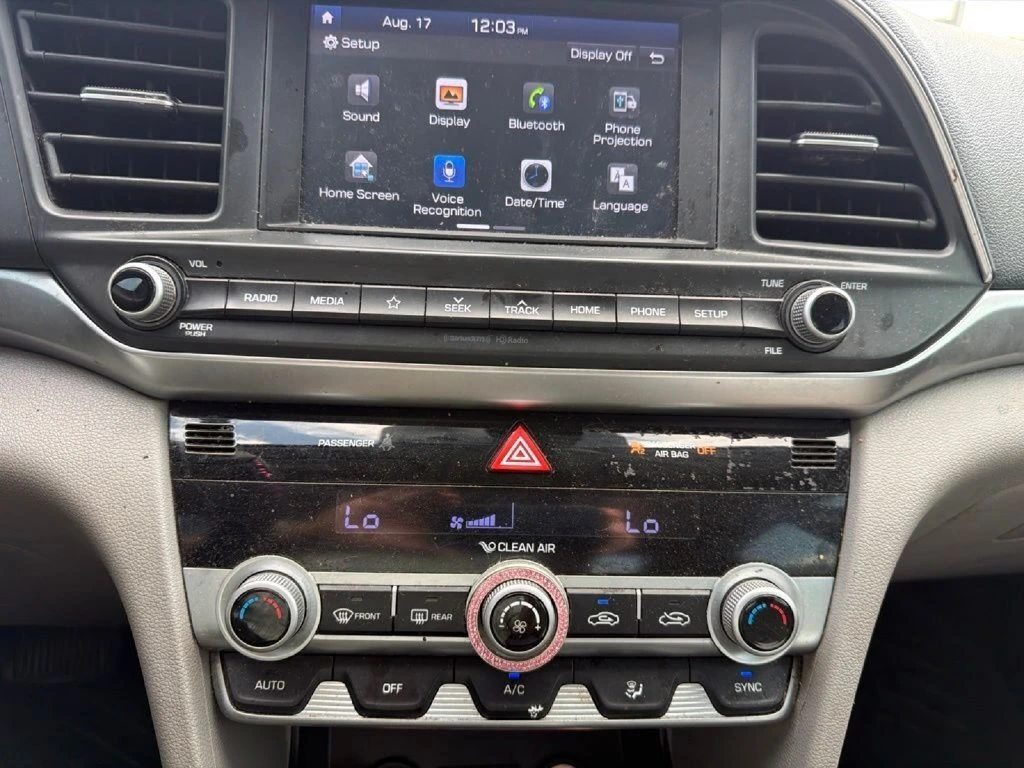 2020 Hyundai Elantra SEL - Photo 23