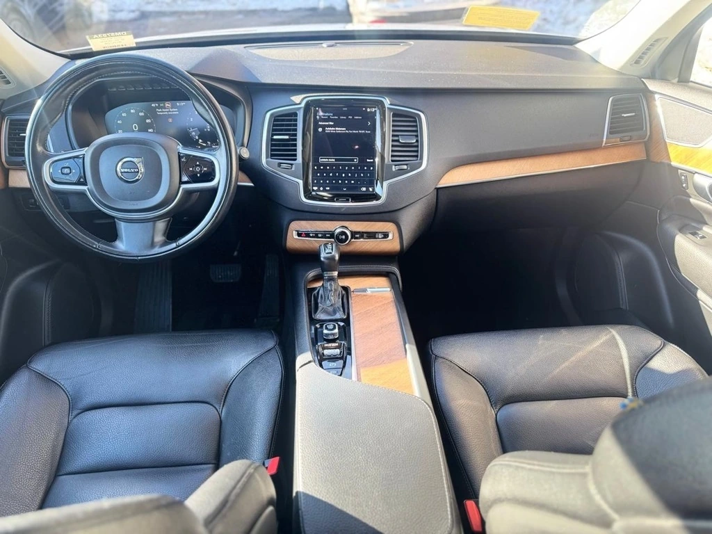 2021 Volvo - image 22