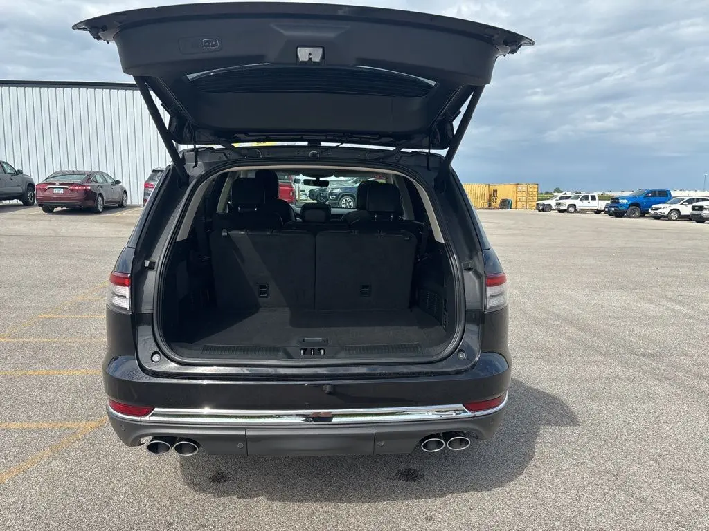 2023 Lincoln Aviator Reserve photo 11