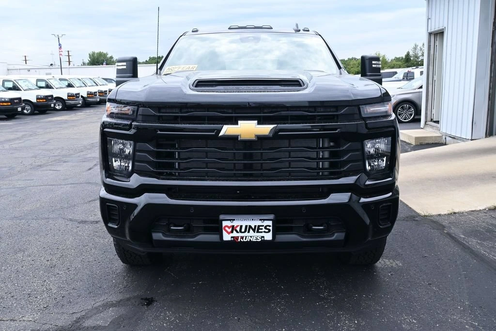 2026 Chevrolet Silverado 2500 HD Custom - Photo 10