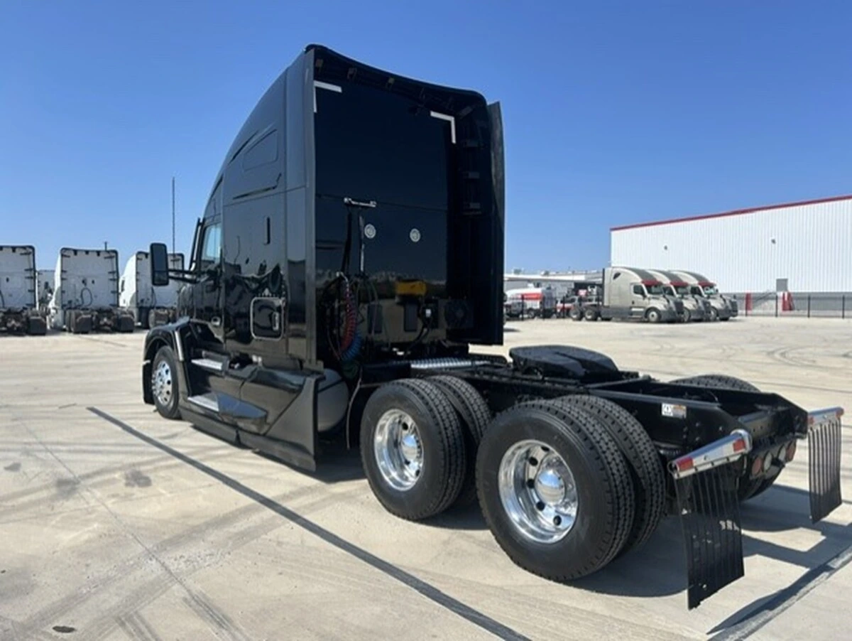 2023 Kenworth T680 — photo 3