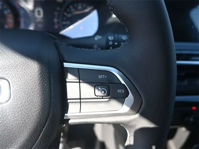 2026 Jeep Compass Latitude photo 14