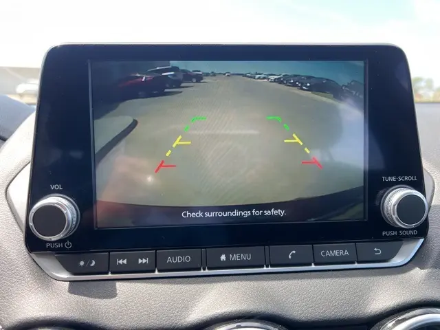 2025 Nissan Sentra SV photo 17