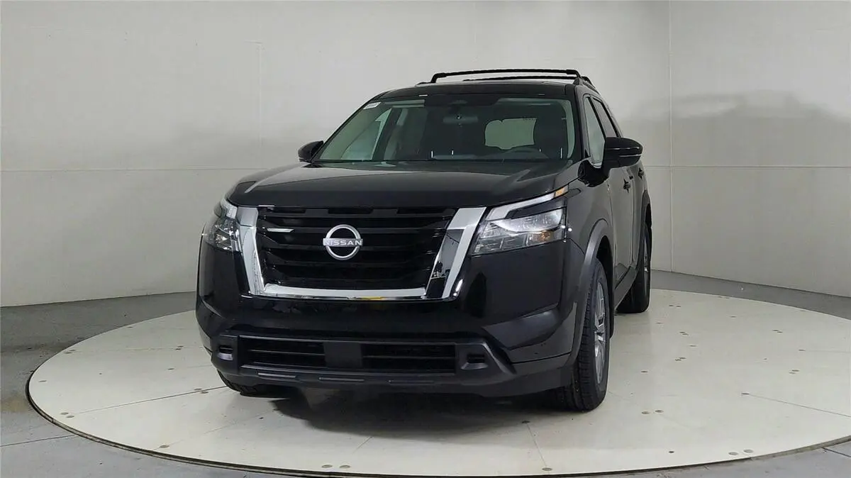 2025 Nissan Pathfinder SV photo 2