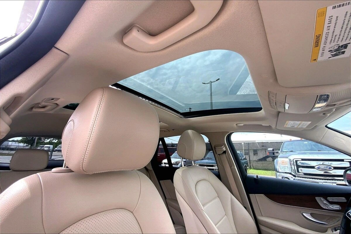 2022 Mercedes-Benz GLC GLC300 - Photo 27