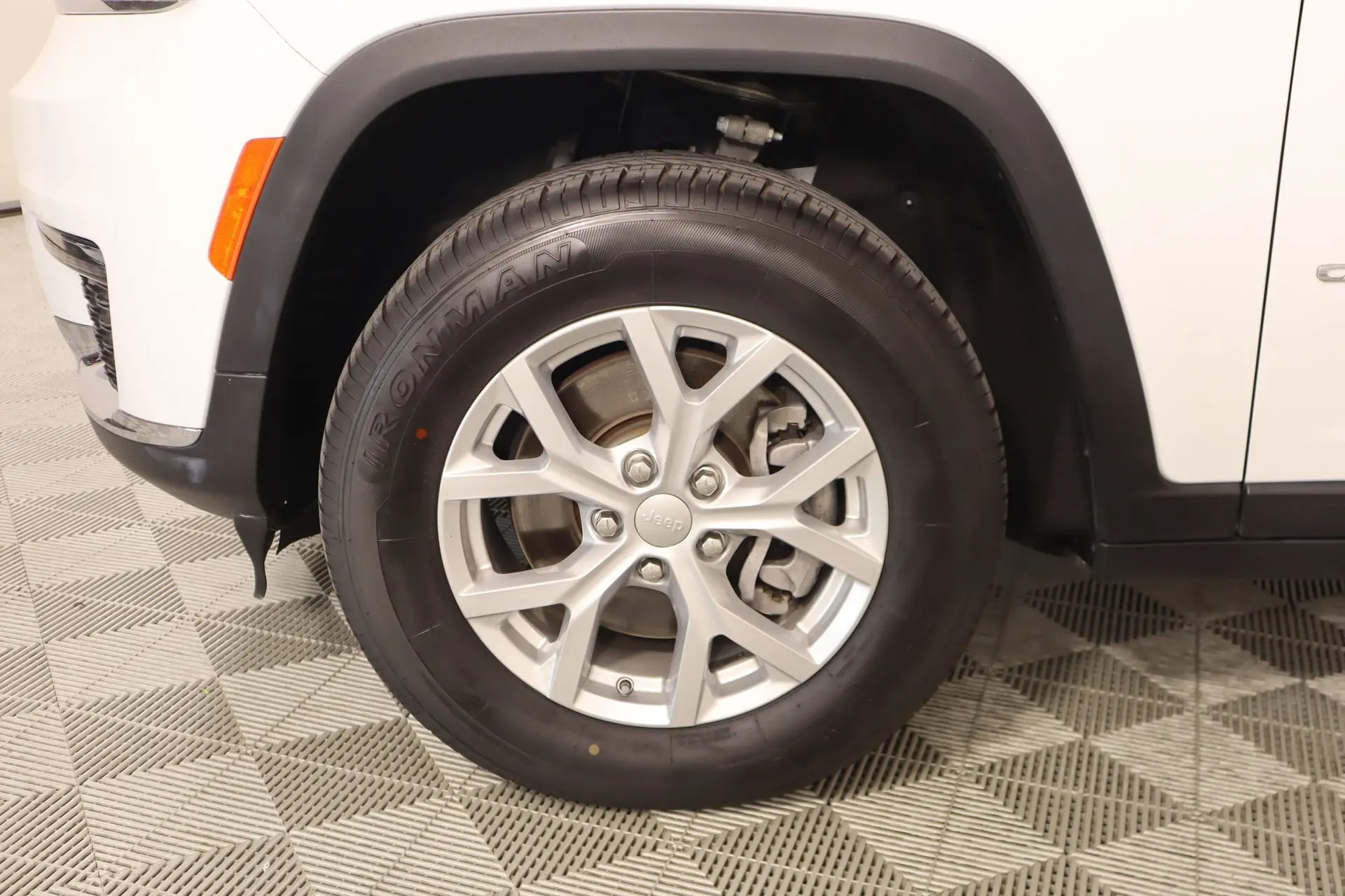 2023 Jeep Grand Cherokee Limited photo 16