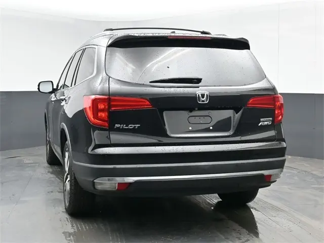 2017 Honda Pilot Touring photo 7