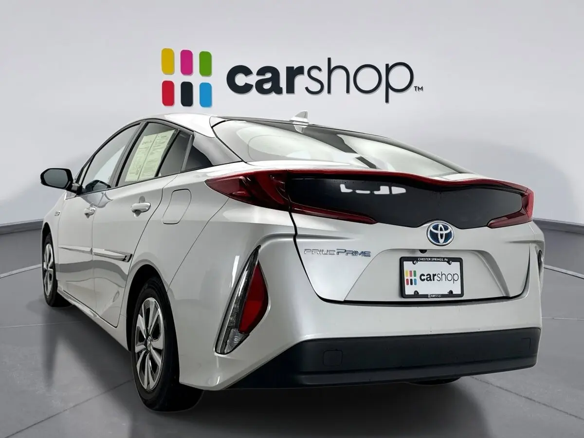 2017 Toyota Prius Prime Three Four photo 3