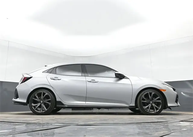 2018 Honda Civic Sport Touring photo 31