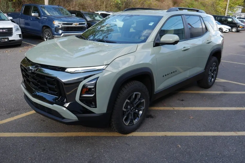 2026 Chevrolet Equinox ACTIV photo 3