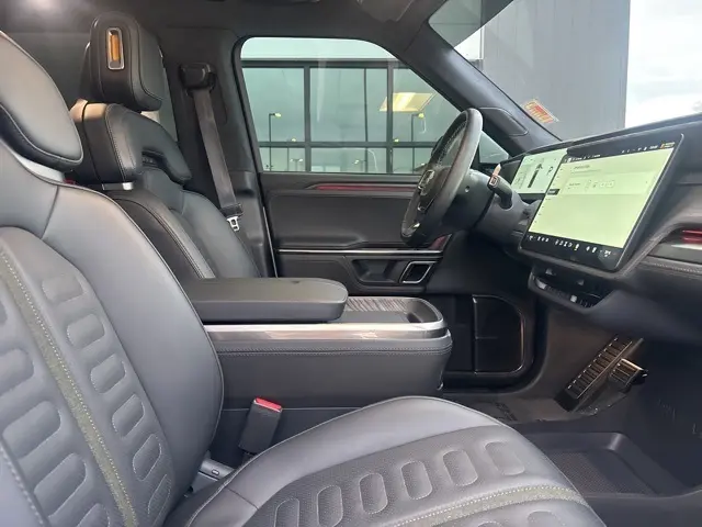 2023 Rivian R1T Launch Edition photo 9