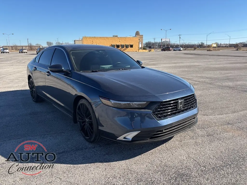2024 Honda Accord Hybrid Touring's photo