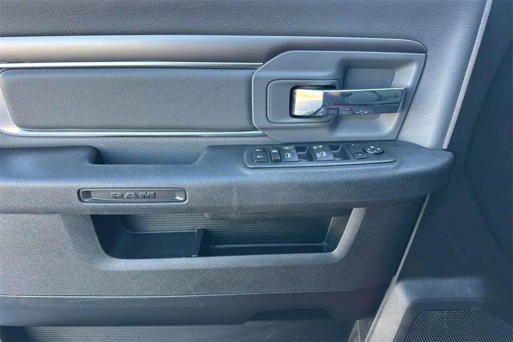 2022 Ram 1500 Classic SLT photo 11