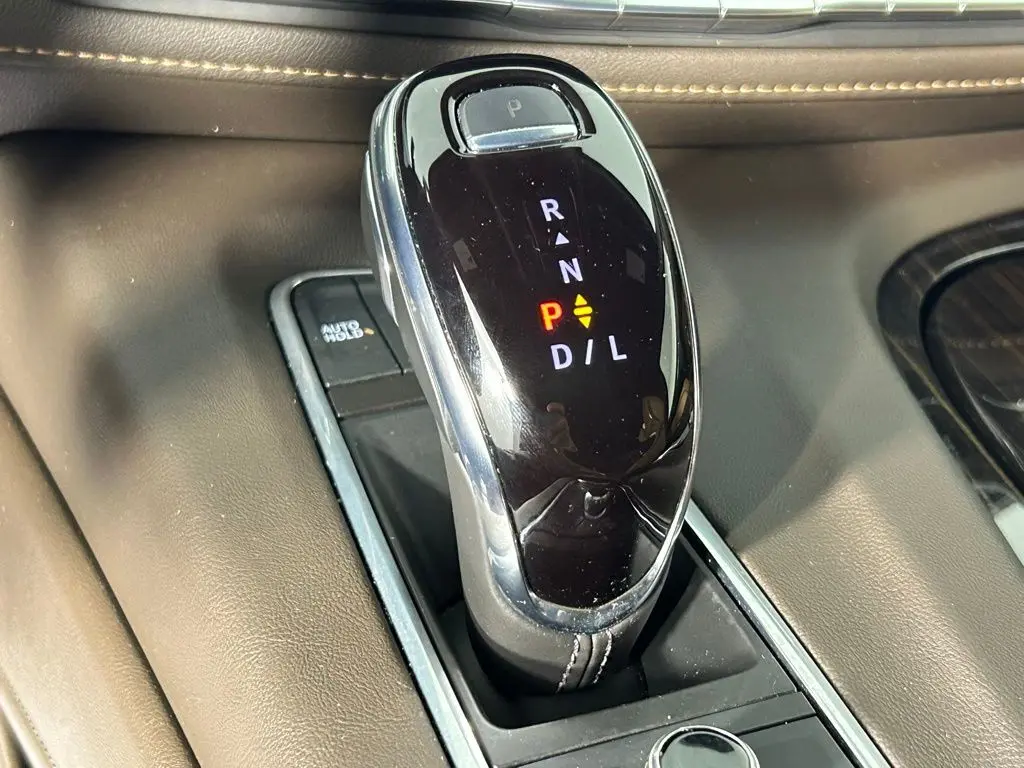 2022 Cadillac Escalade Premium Luxury photo 26