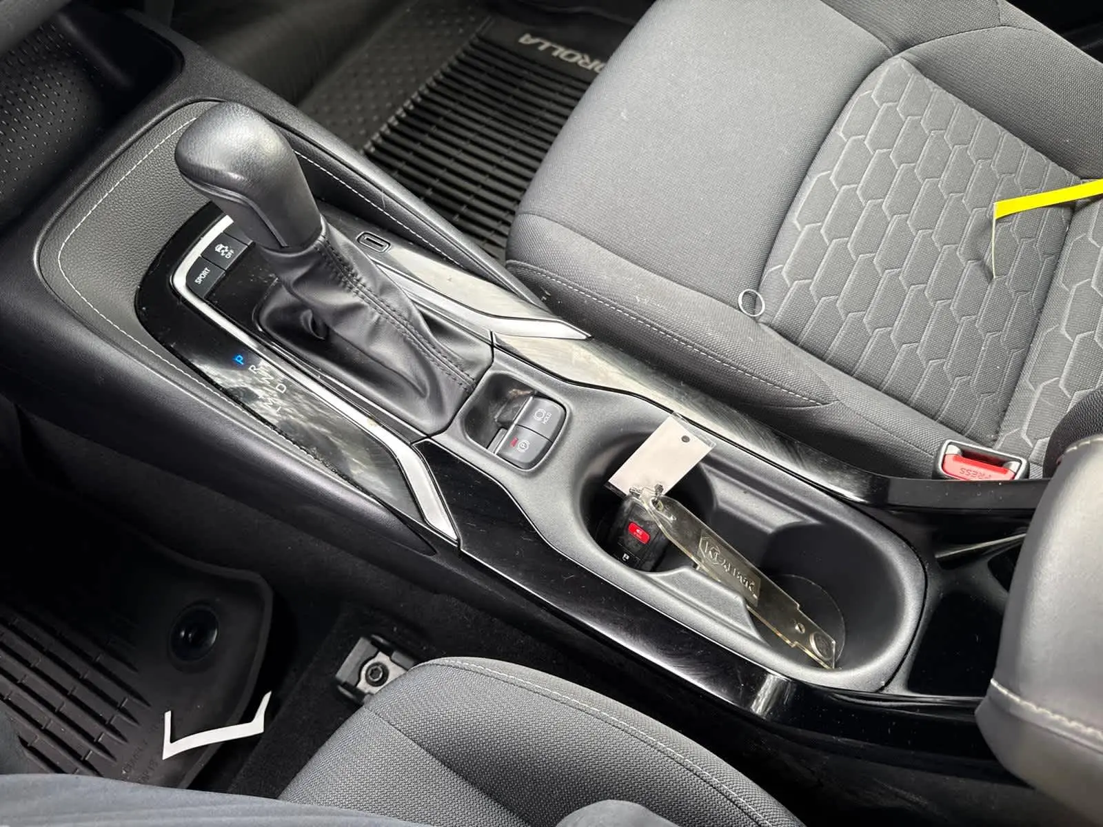 2022 Toyota Corolla SE photo 25
