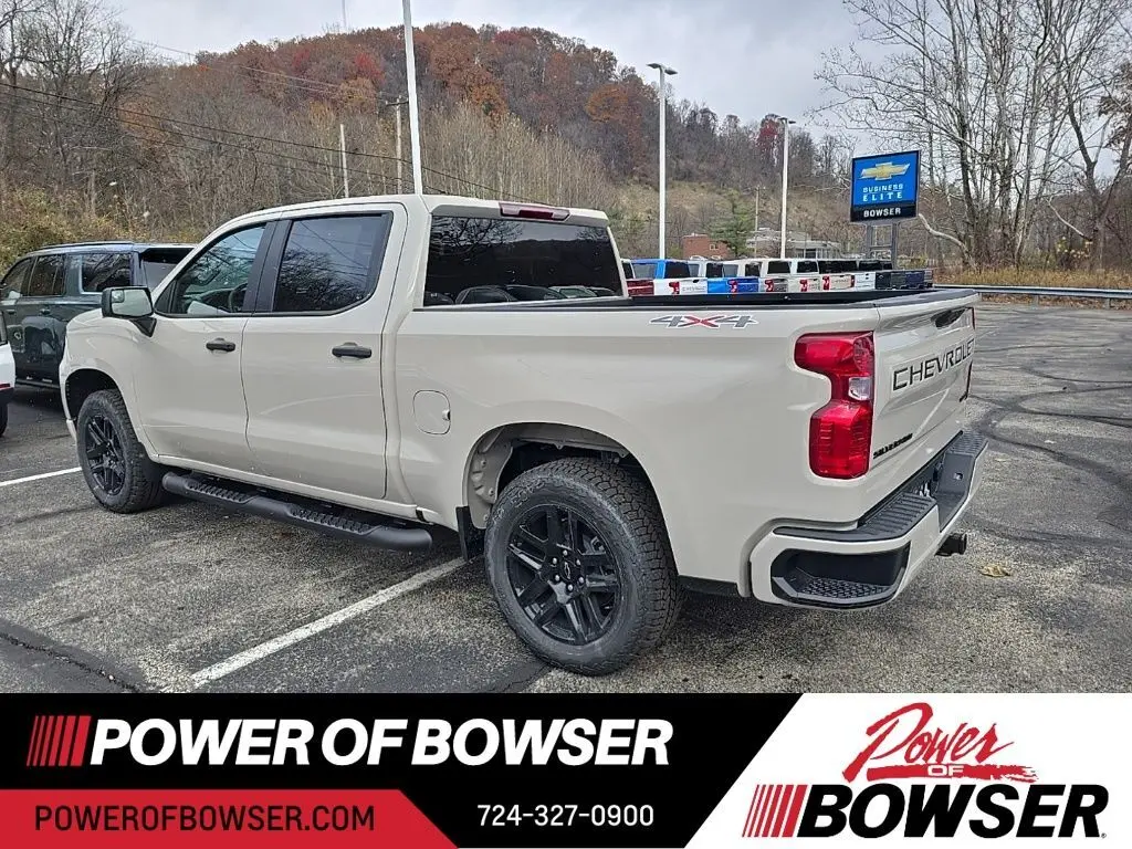 2026 Chevrolet Silverado 1500 Custom photo 3