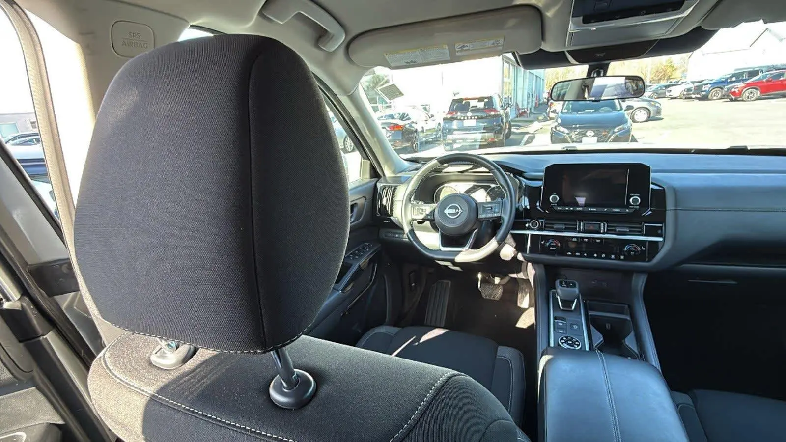 2024 Nissan Pathfinder SV photo 17